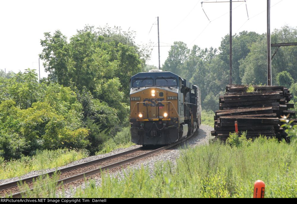 CSX 5218 leading I032